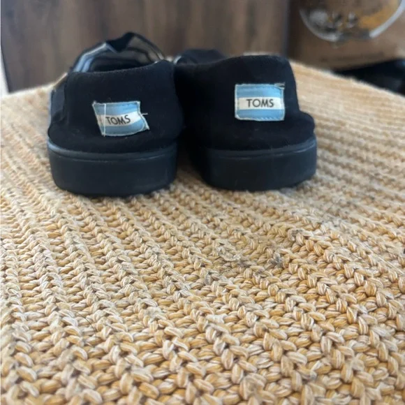 Toms Men’s Casual Black Slip-On Shoes - Picture 3 of 4